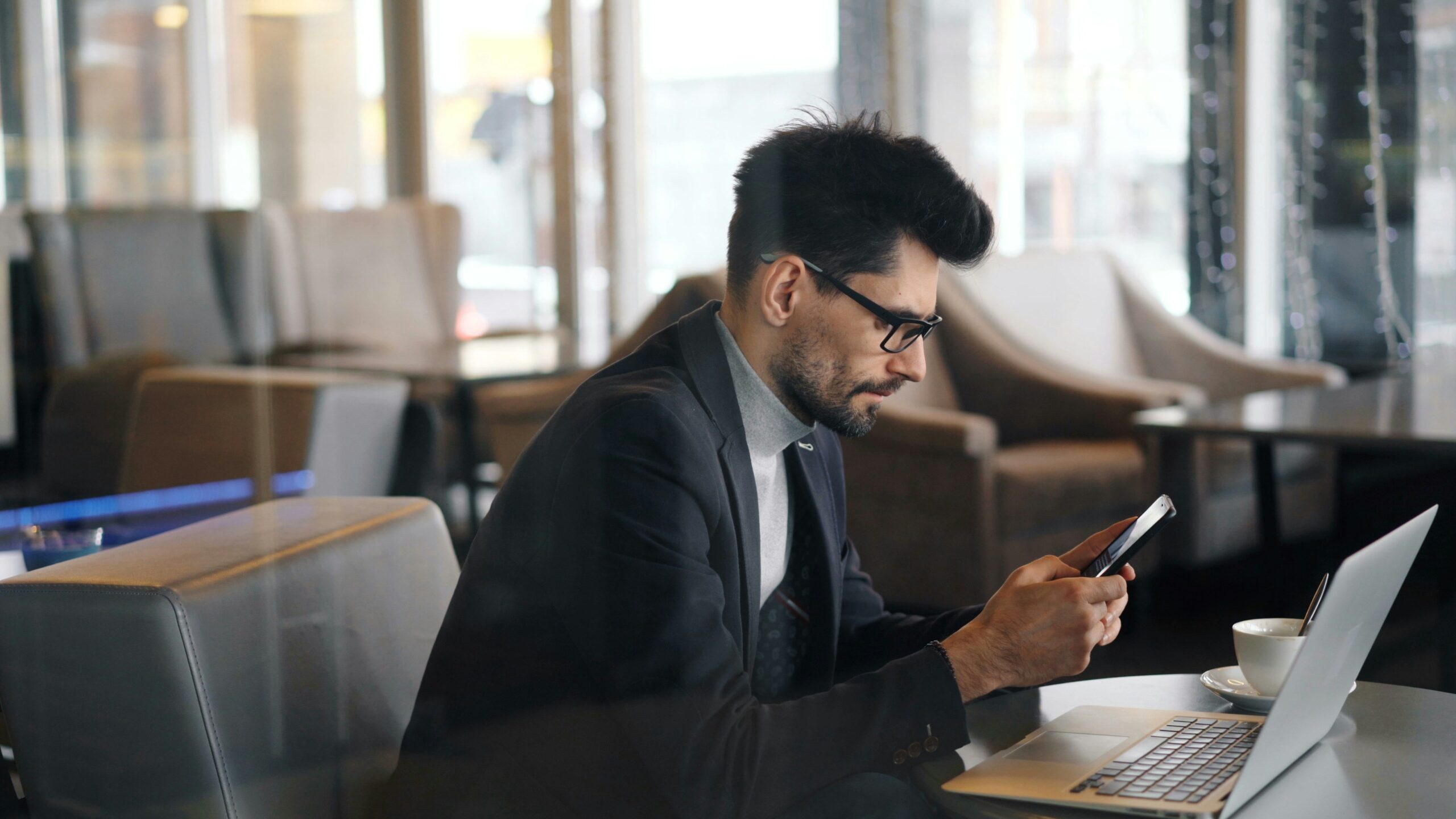 Învață engleză online cu program flexibil — De La 0 La Fluent